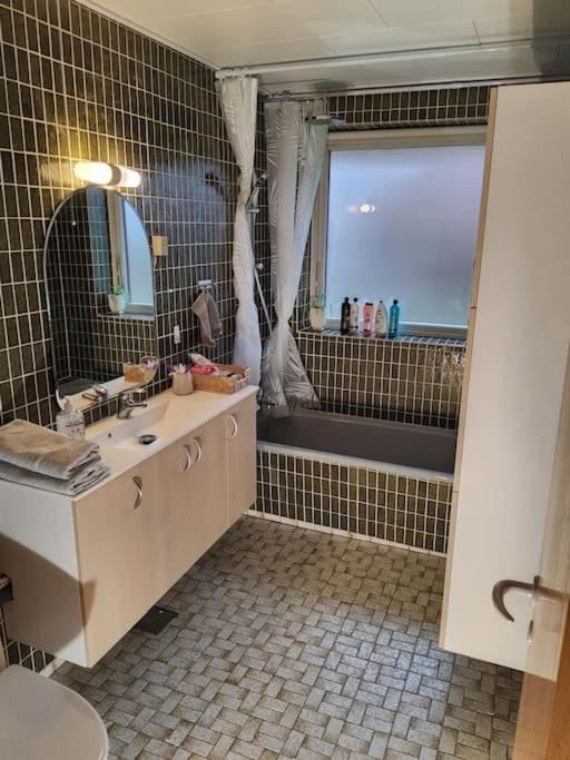 Family Friendly Apt B, 900M To Lego House, Parking, Legoland, Lalandia Billund Exteriör bild